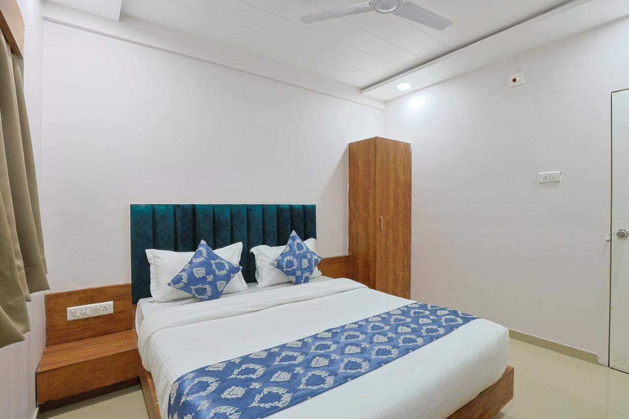 Hotel Monville Group Vadodara Exterior foto
