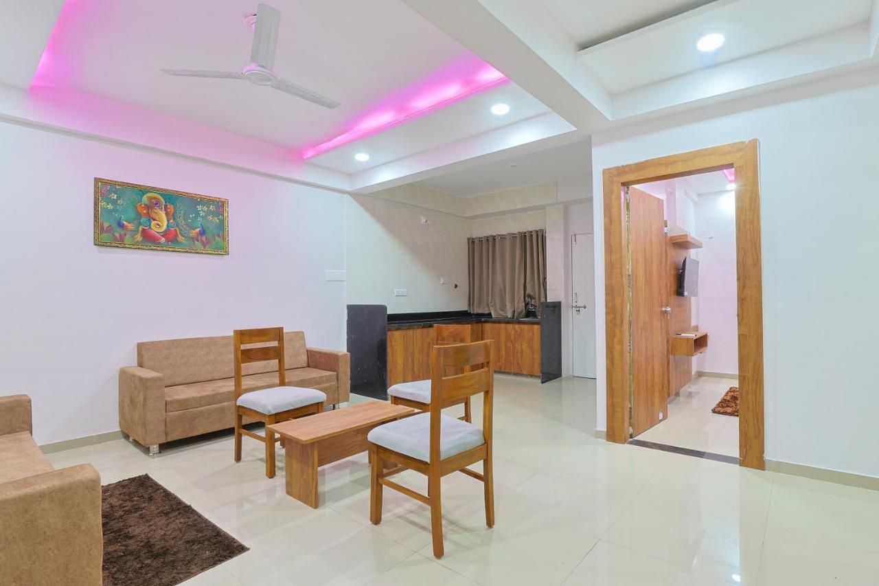 Hotel Monville Group Vadodara Exterior foto
