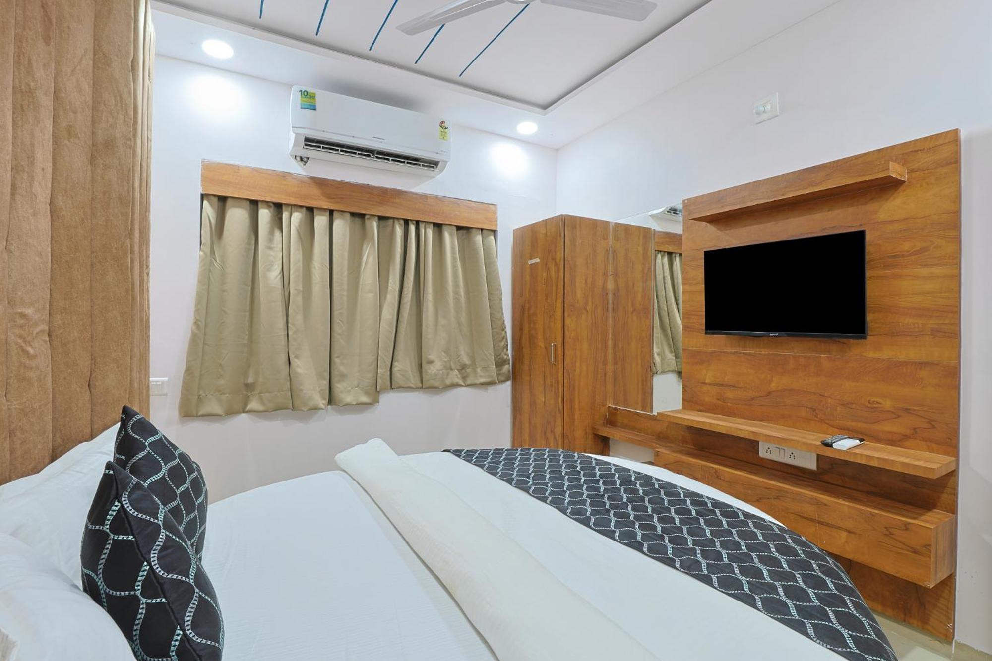 Hotel Monville Group Vadodara Exterior foto